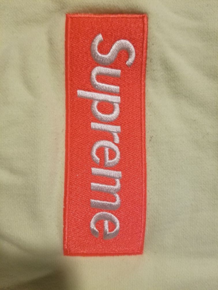 Supreme hoodie
