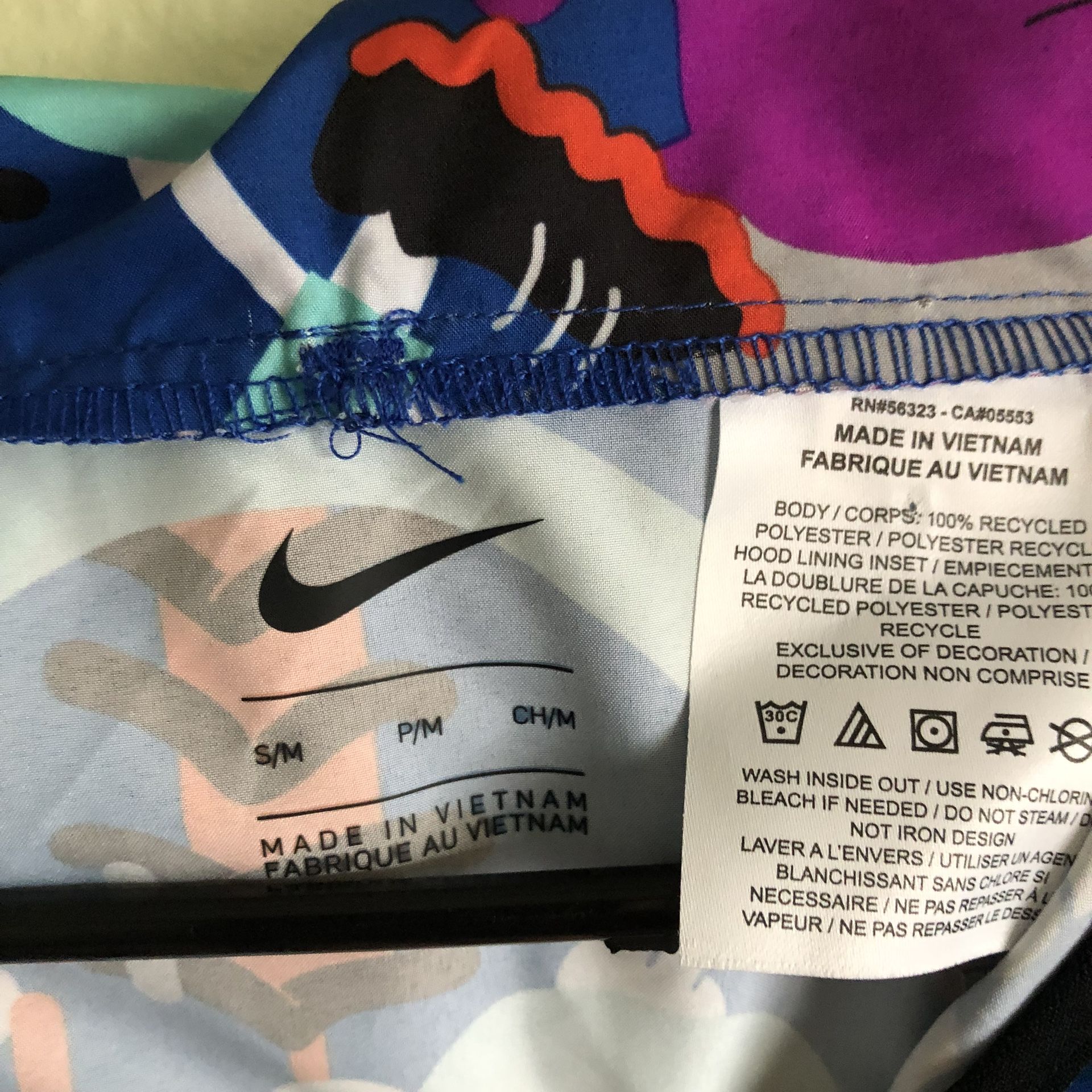 Nike Marathoner Tokyo Unisex Poncho Size Small