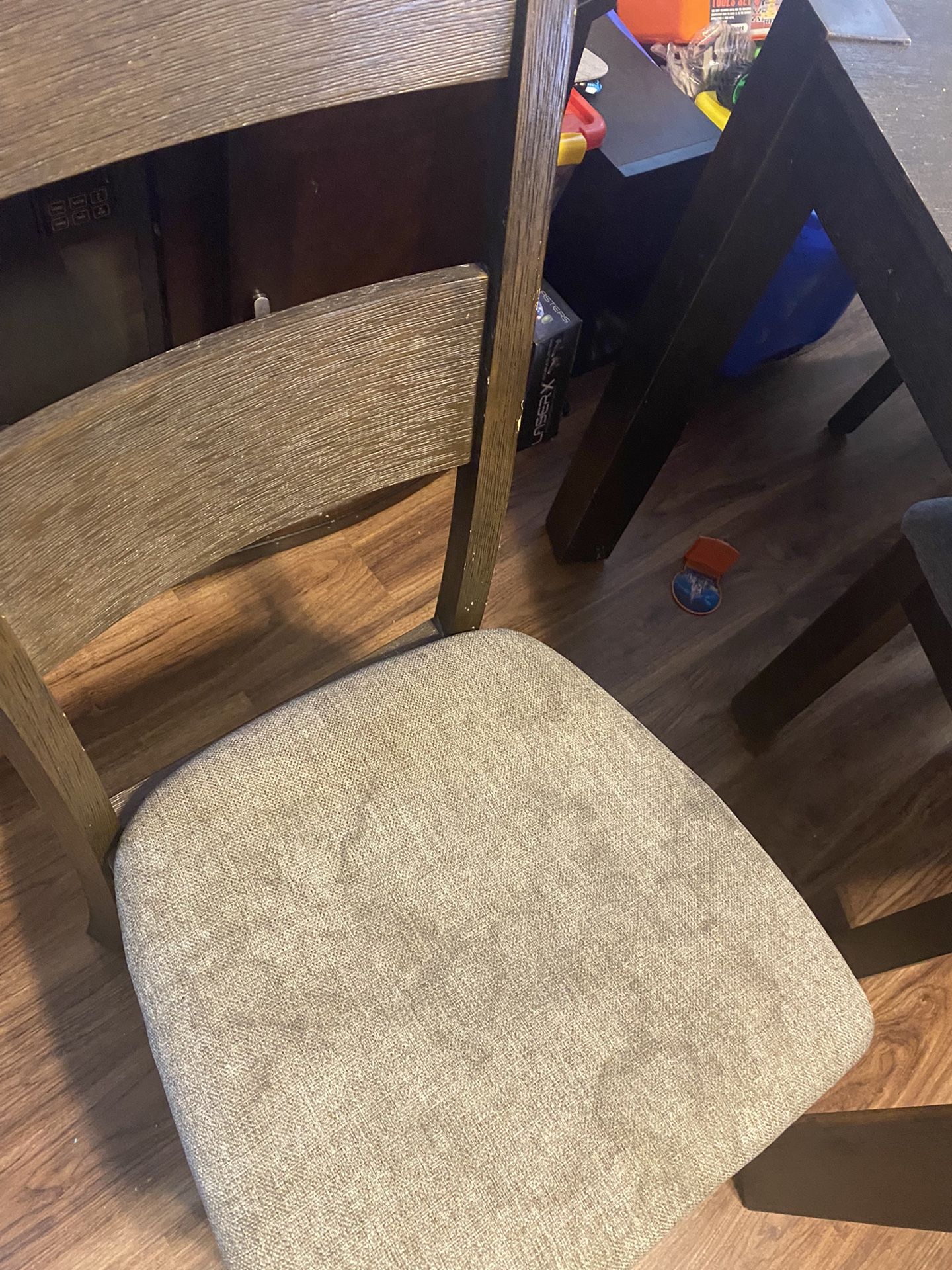 Table 4 Chairs And Bench