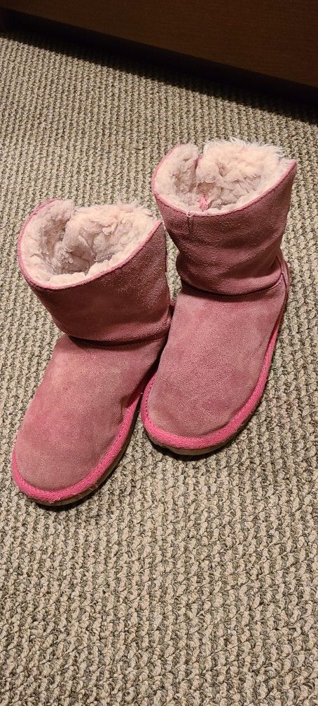 Ugg Boots/Slippers Size 1