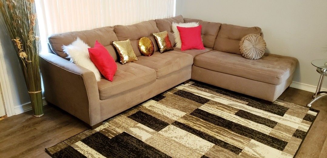 Sofa Sectional Great Condition Asking 450$