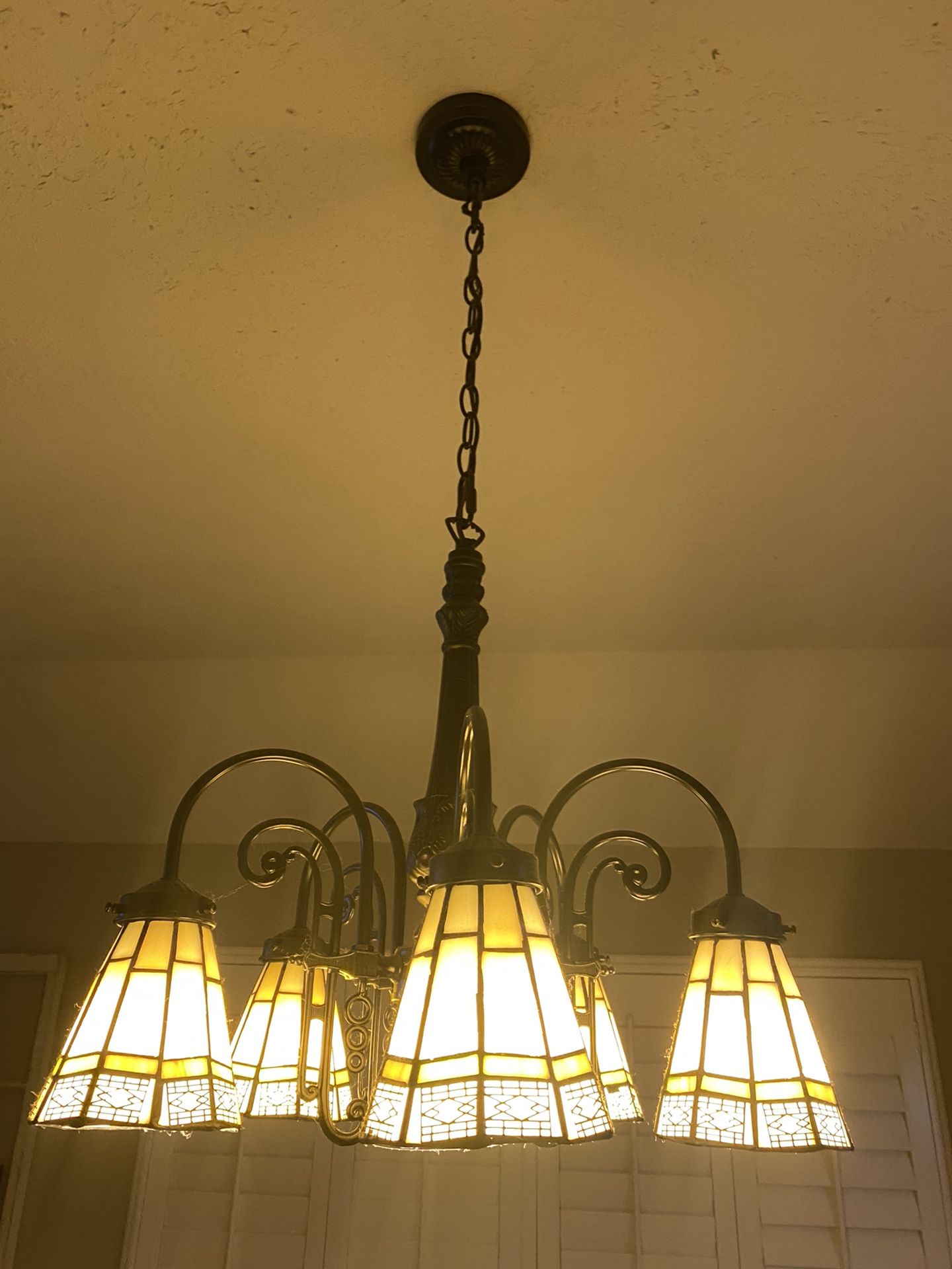 Victorian style chandelier light fixture