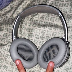 Bose Headphones  Thumbnail