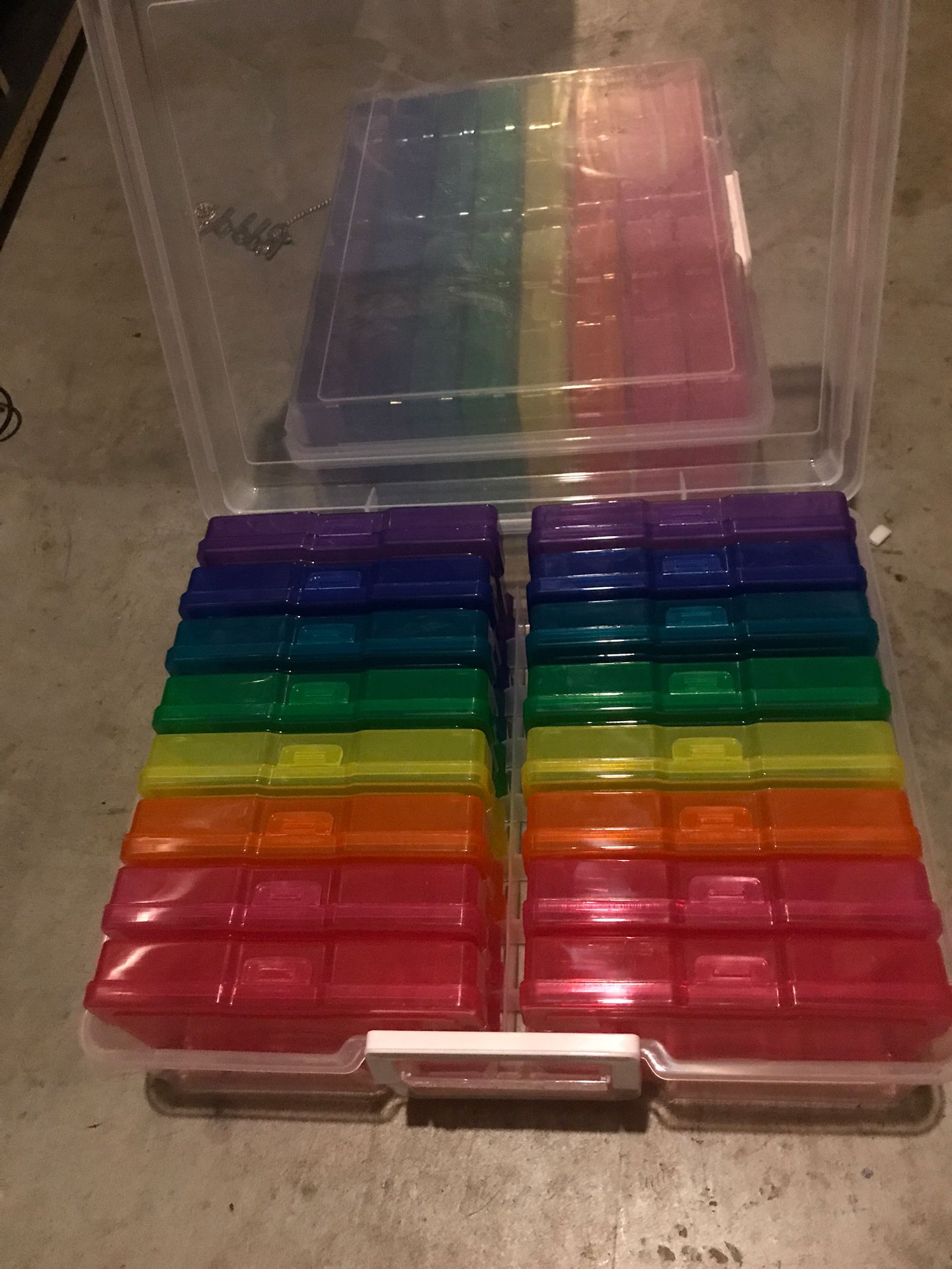 Storage containers . 2 for 15$ or 10$ each