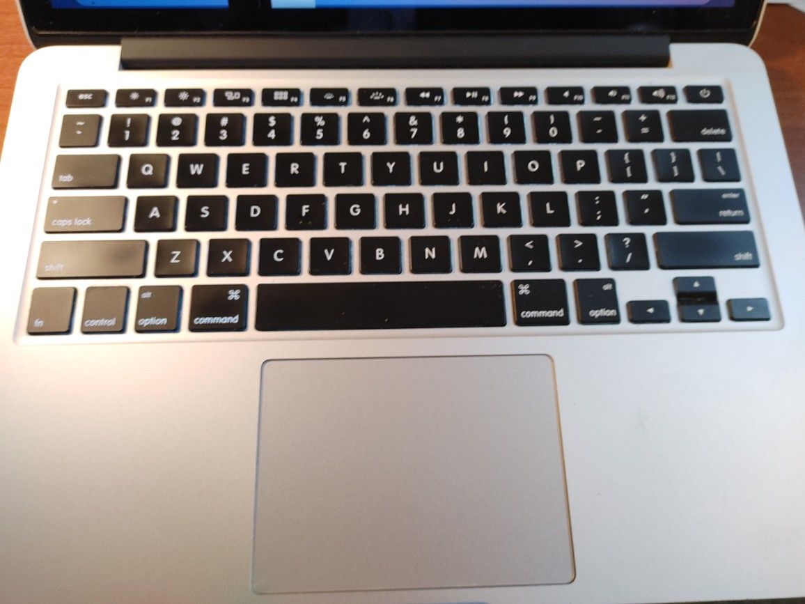 Apple MacBook Pro 12.1 Cracked Screen