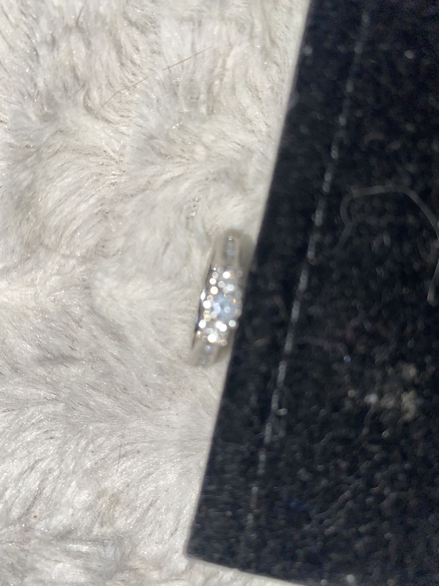 2.6 gram of white gold .46 karot diamond