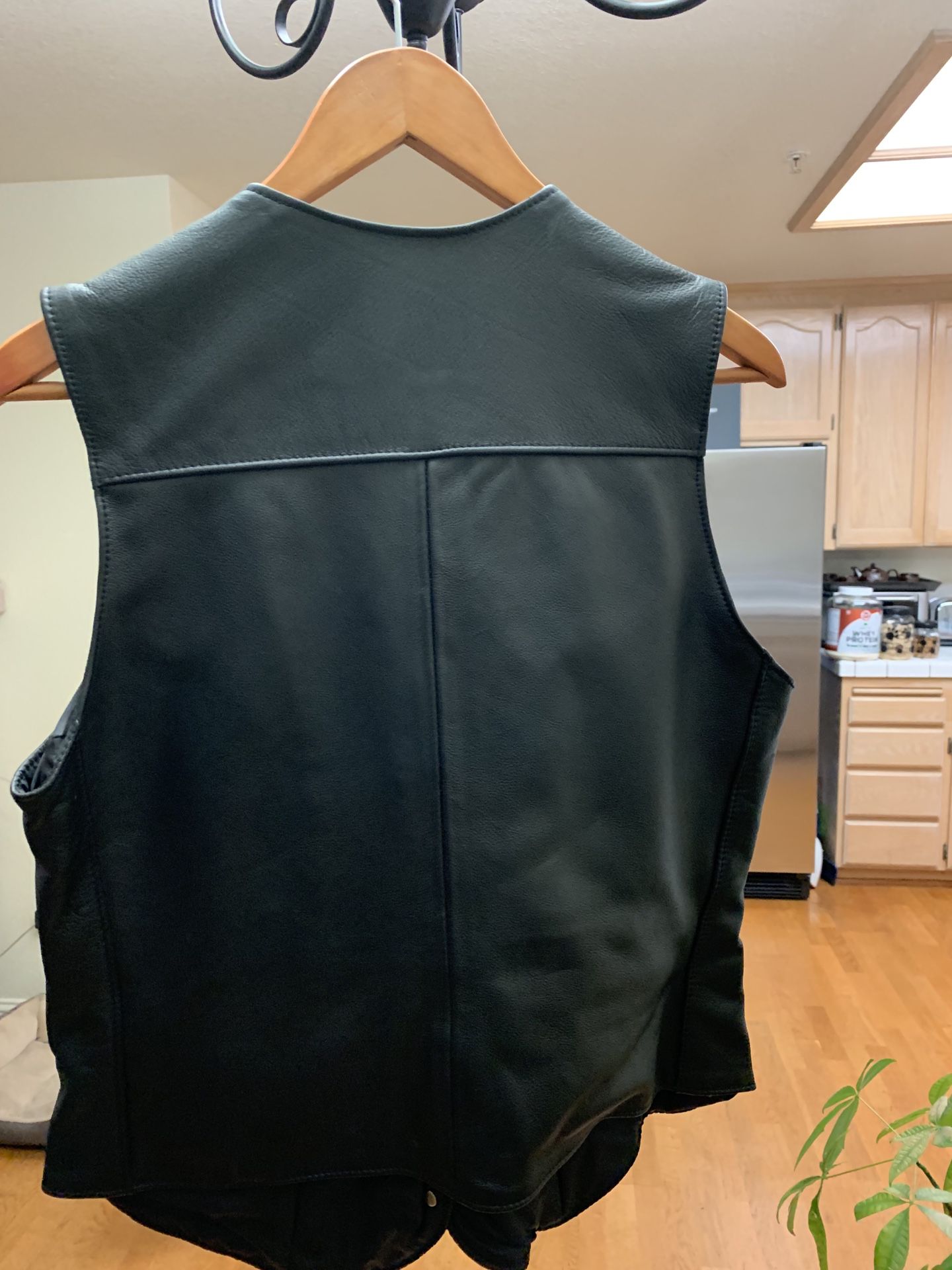 Women’s Harley-Davidson leather vest size Large