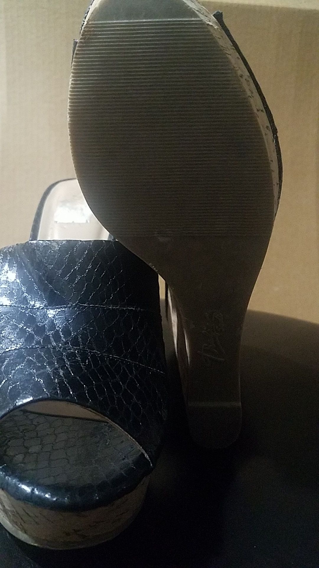 Women shoes size 10M