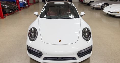 2018 Porsche 911 Thumbnail