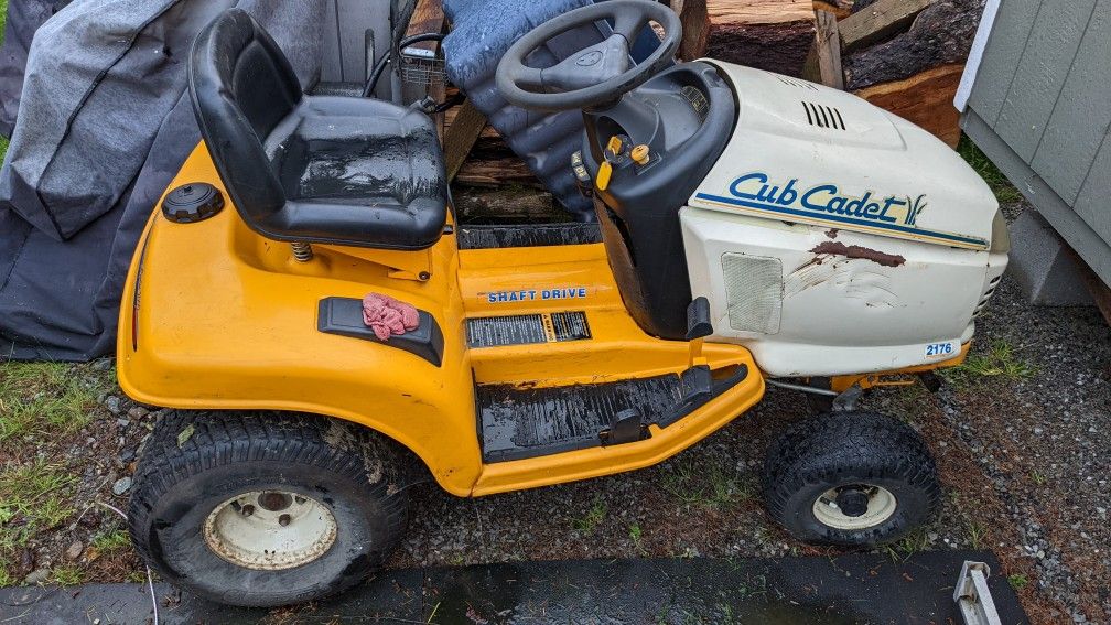 42" Cub Cadet 17hp Needs Deck Work