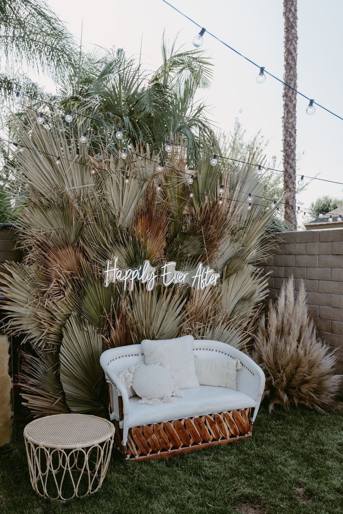 Peacock chair, Event R E N T A L S