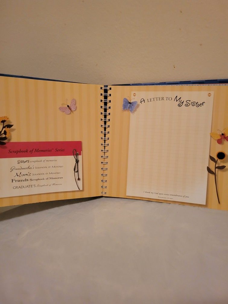 Sisters Scrapbook of Memories : Treasures of Love, Faith, and Reflection