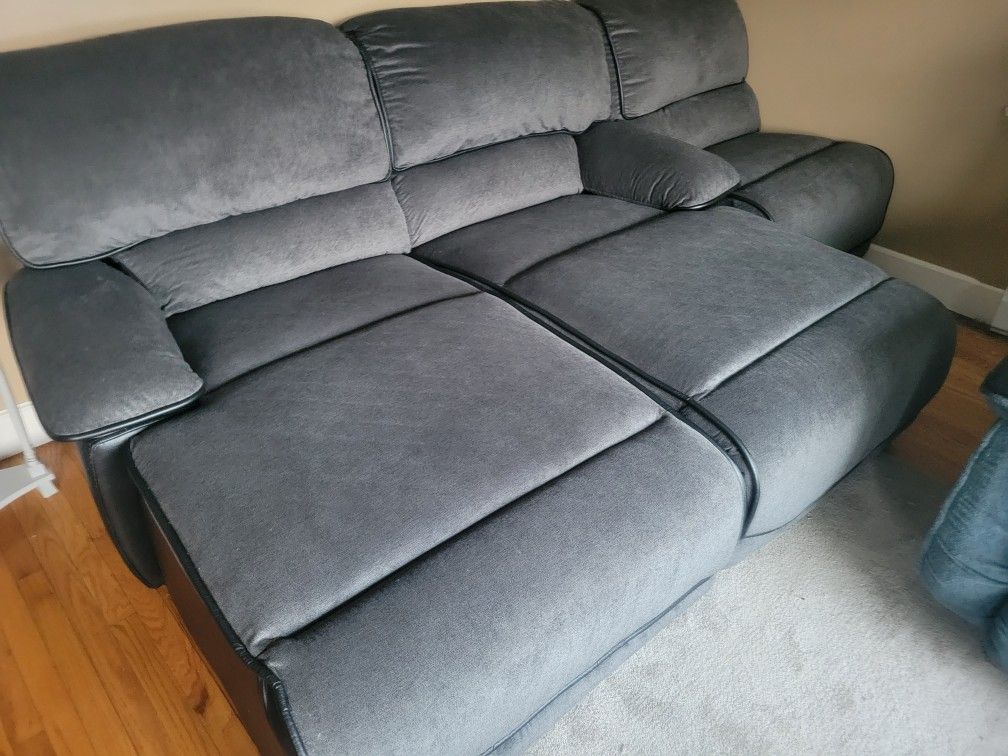 3 Piece Dual Power Reclining Chaise Sectional