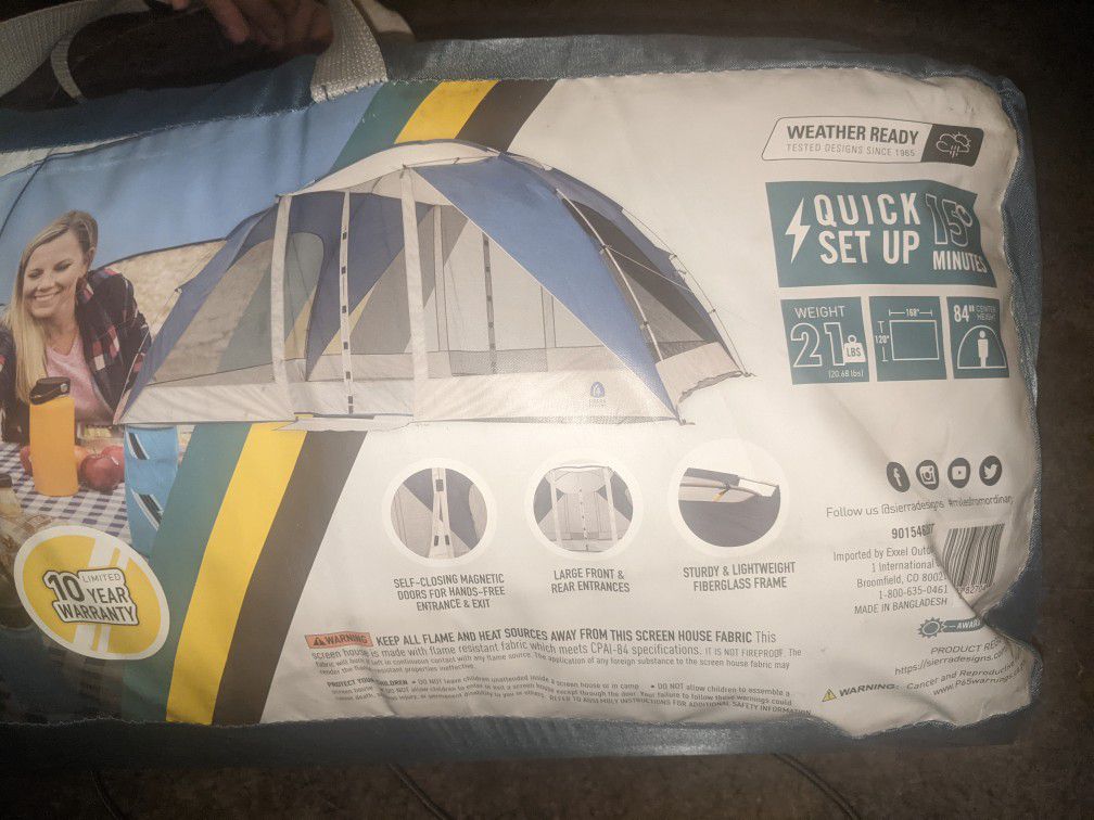 14x10 Screen House Tent. Only Used Once Mint Condition. 