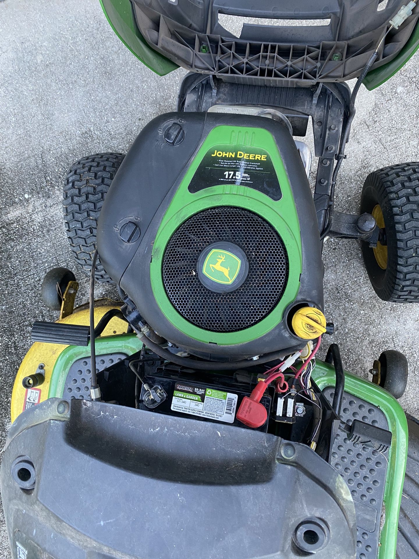 John Deere D105
