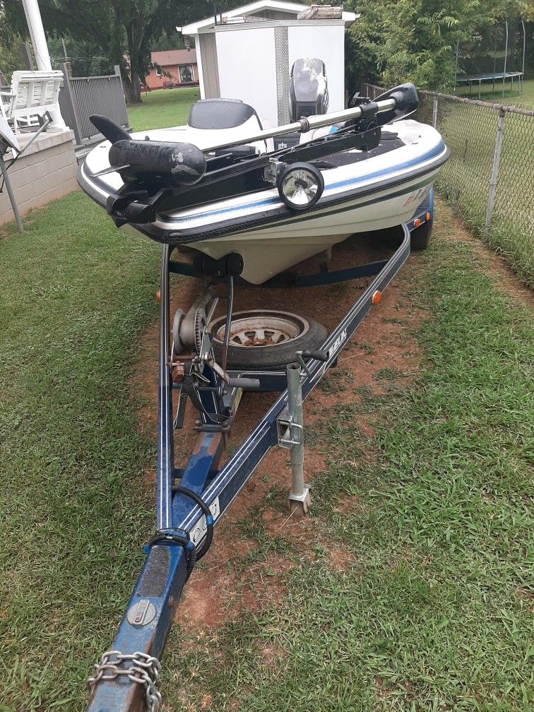 21 Ft Javelin 389 T Bass Boat for Sale in La Vergne, TN OfferUp