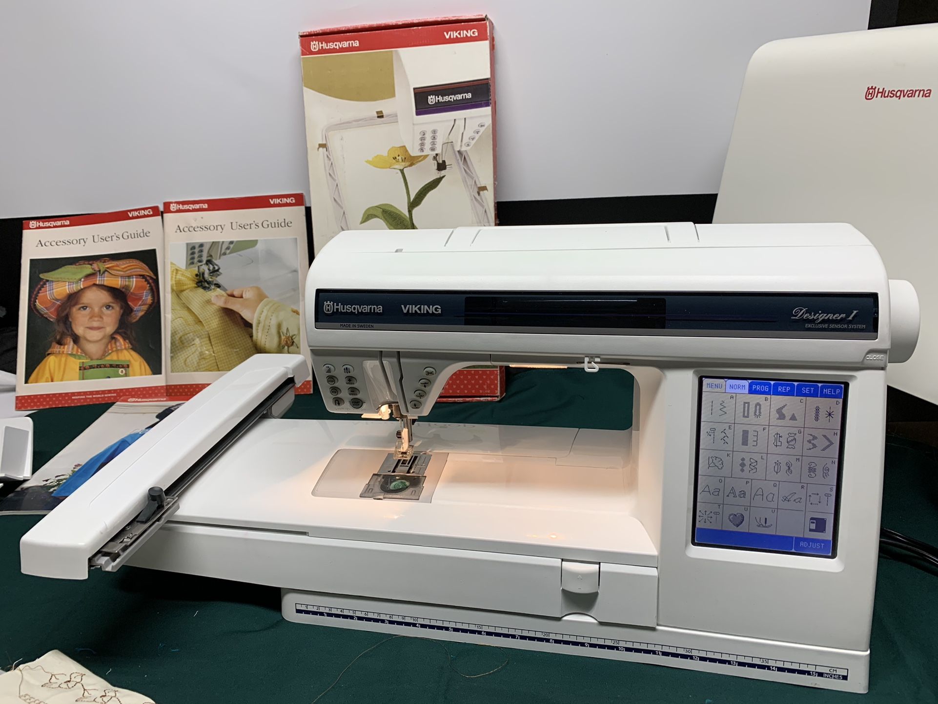 Husqvarna Viking Designer 1 for Sale in Moreno Valley, CA - OfferUp