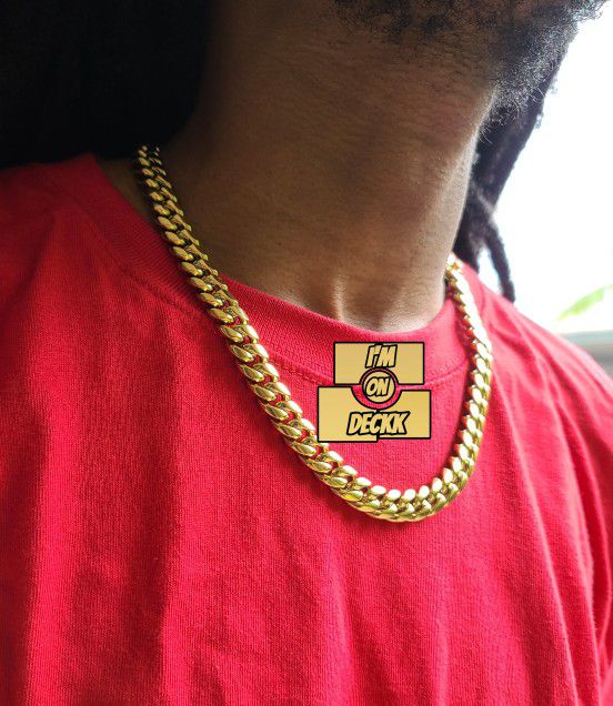 🚨🚨🚨 14k gold plated Cuban link chain 🚨🚨🚨 