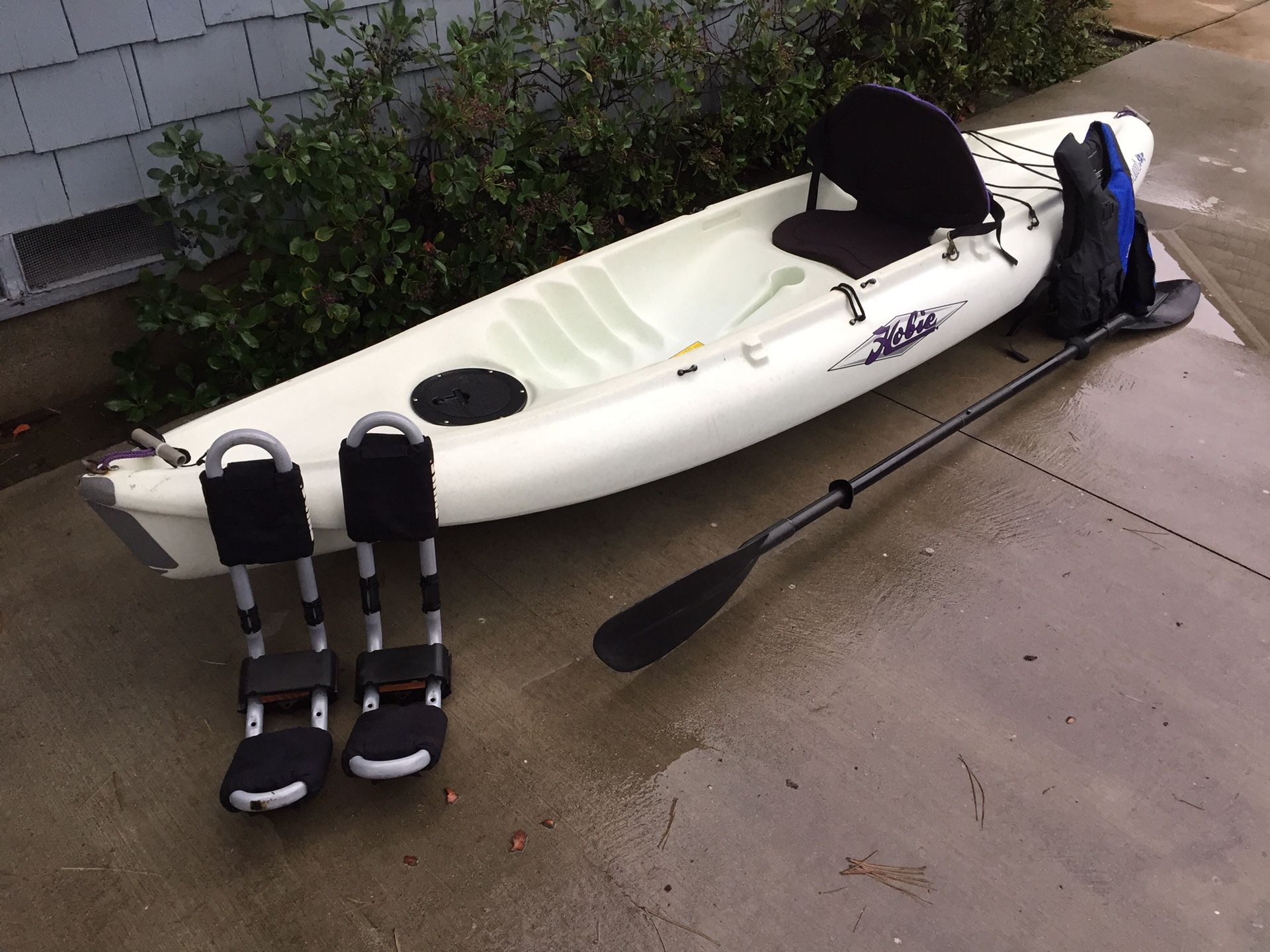 Hobie Maui kayak. Comes with seat, paddle, life vest and roof rack. Low