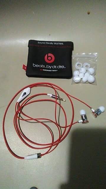 Monster beat earphones