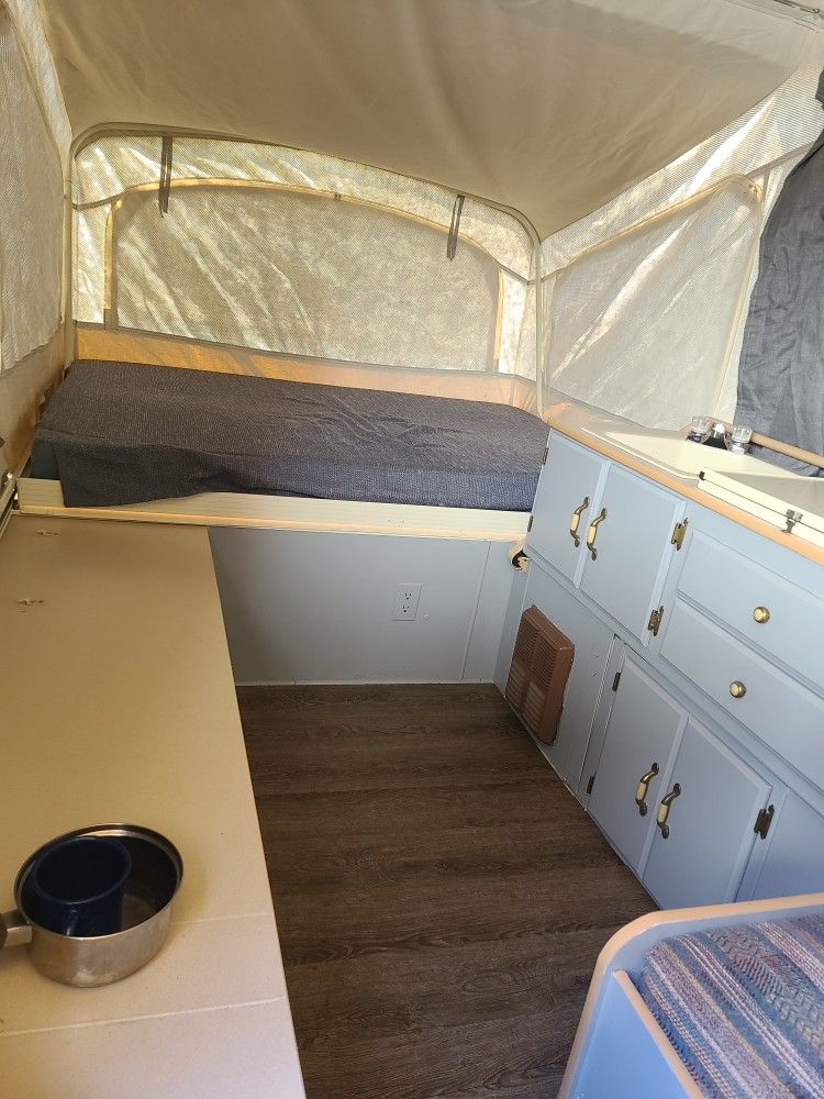 1990 Coleman Sequoia Tent Camping Trailer