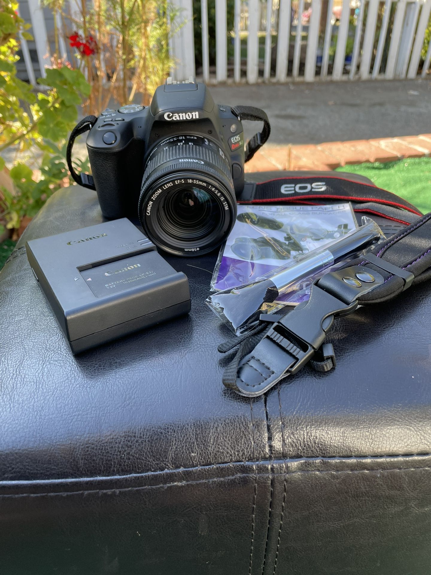 Canon EOS Rebel SL2 DSLR Camera with EF-S 18-55mm IS STM Lens in Black