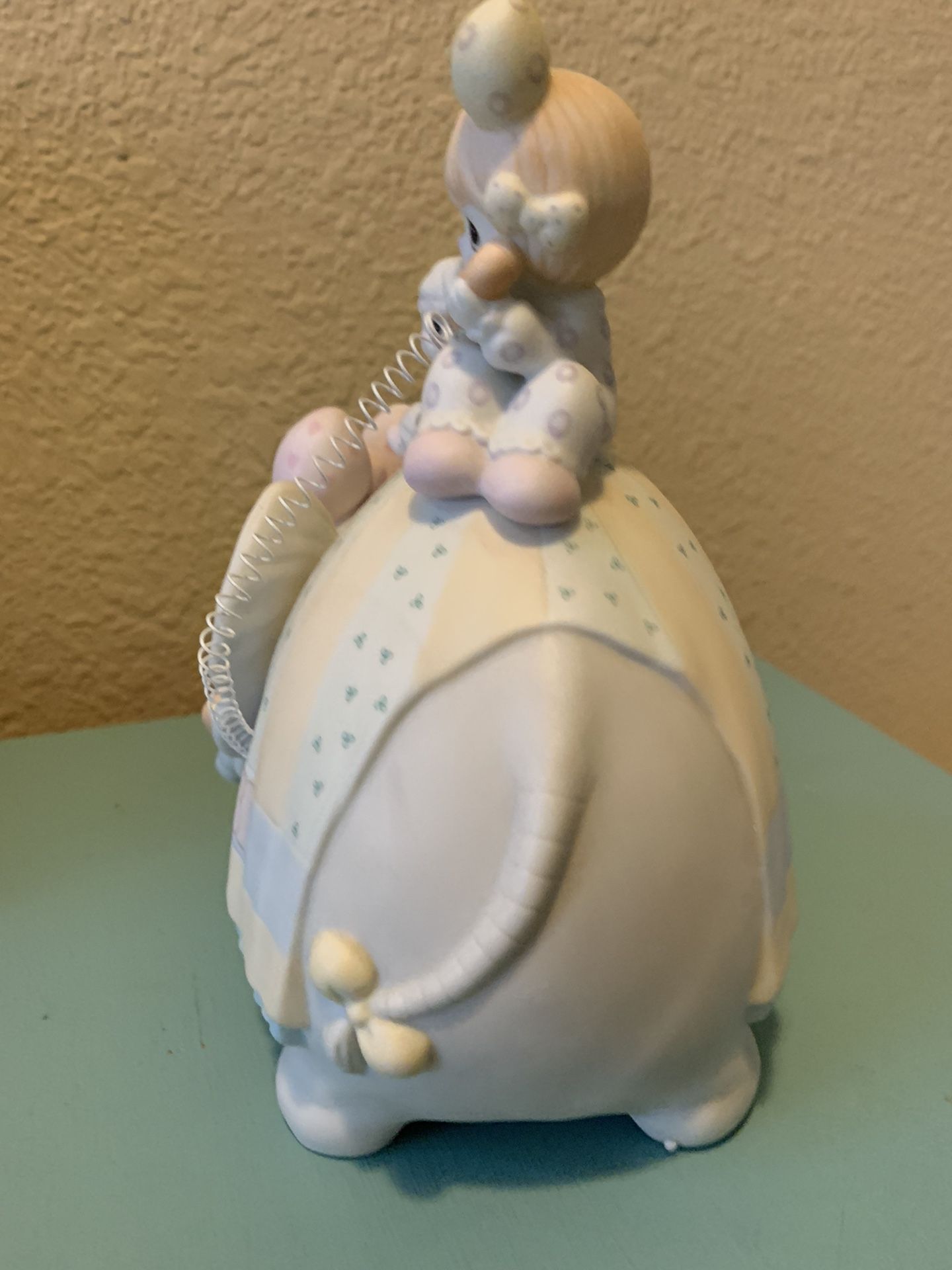 1986 Beautiful Music Box Precious Moments