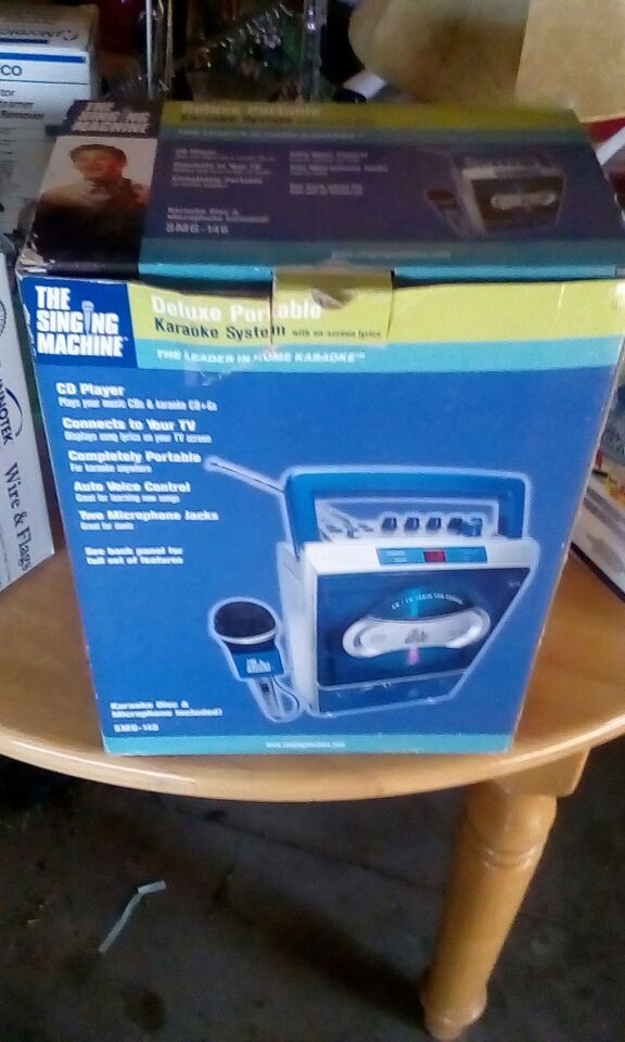 The Singing Machine Deluxe Portable Karaoke System CD Player SMG146