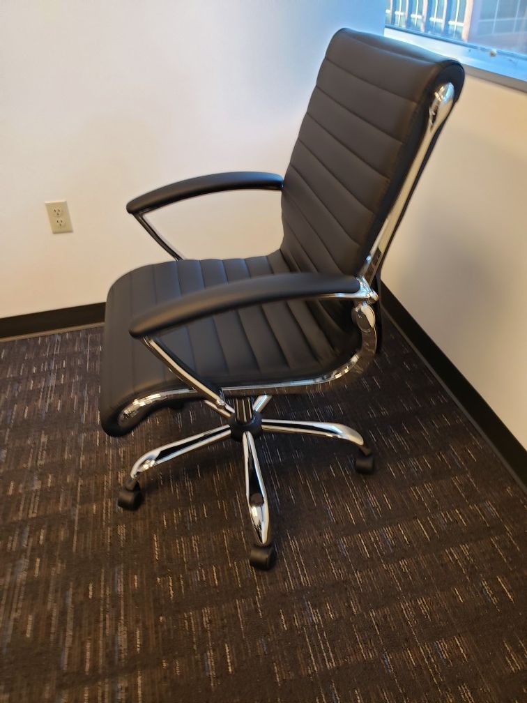 HOLD! Quill Brand Bresser Luxura Faux Leather Manager Chair Black Desk