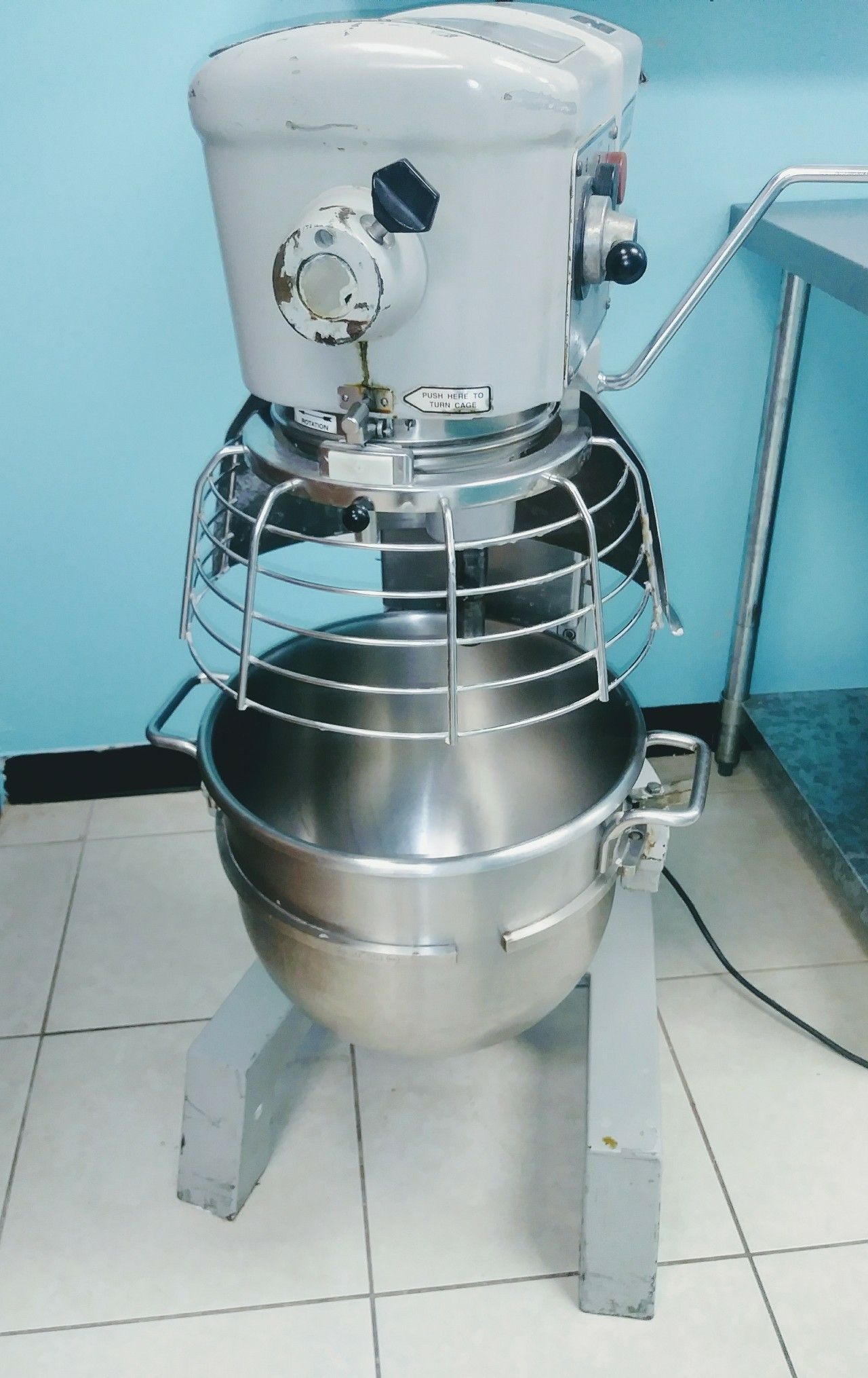Hobart D300T Dough Mixer 30 Quart Commercial Mixer for Sale in Port St. Lucie, FL OfferUp