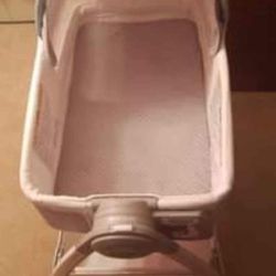 2 in 1 Bassinet And Changing Table  Thumbnail