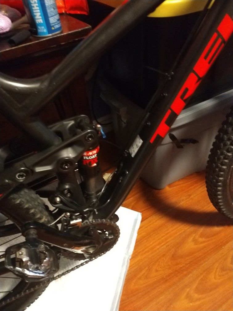 Trek Fuel Ex 8 29 2 Axle Full Suspension Mountain Bike