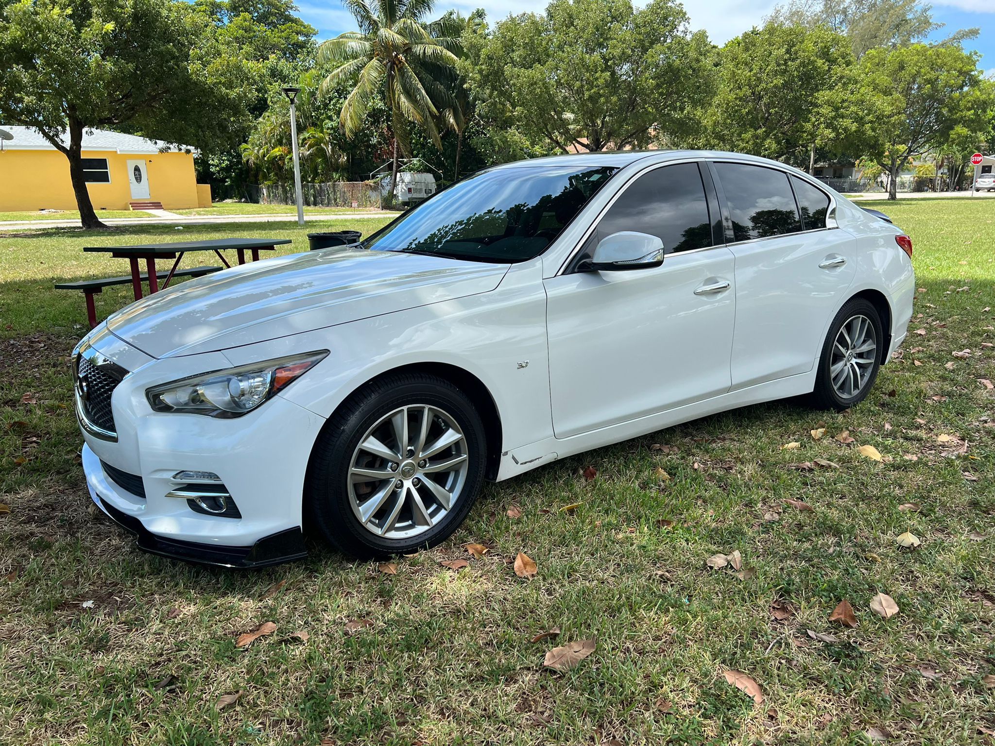 2015 Infiniti Q50