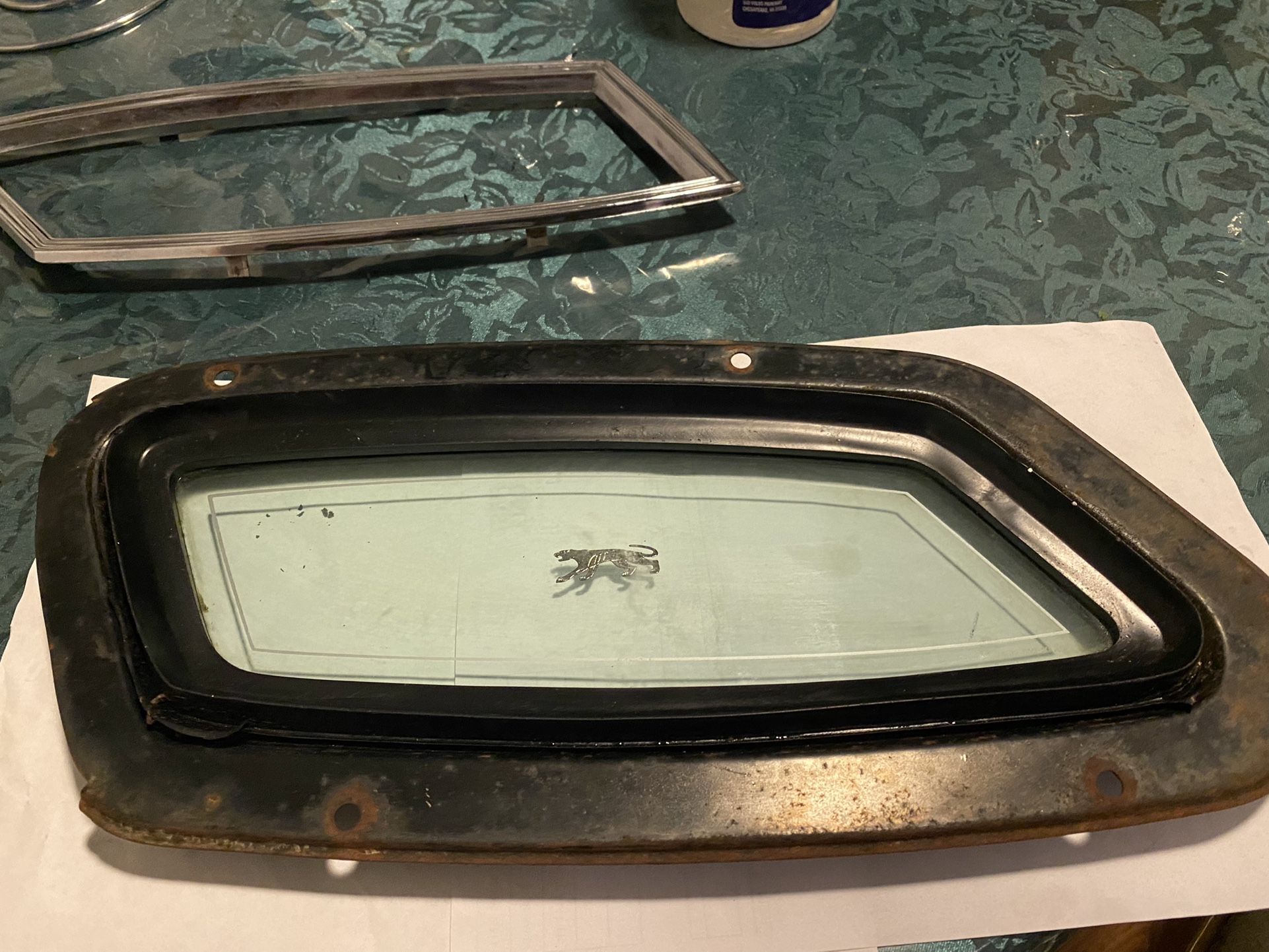 1974-76 Mercury Cougar Quarter glass with one trim