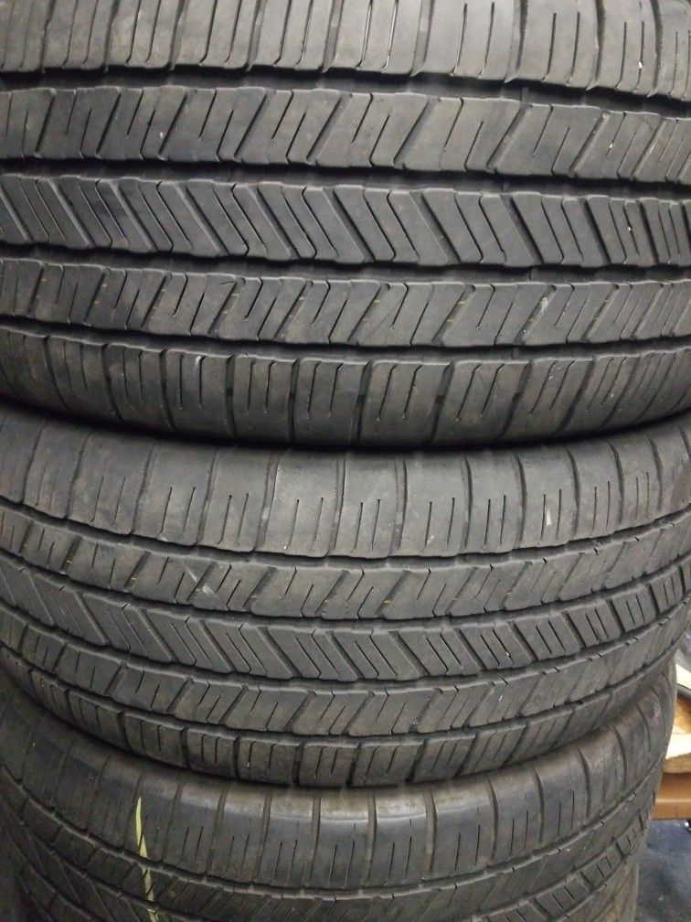 Vendo un set de llantas 275/55/R20 marca Goodyear