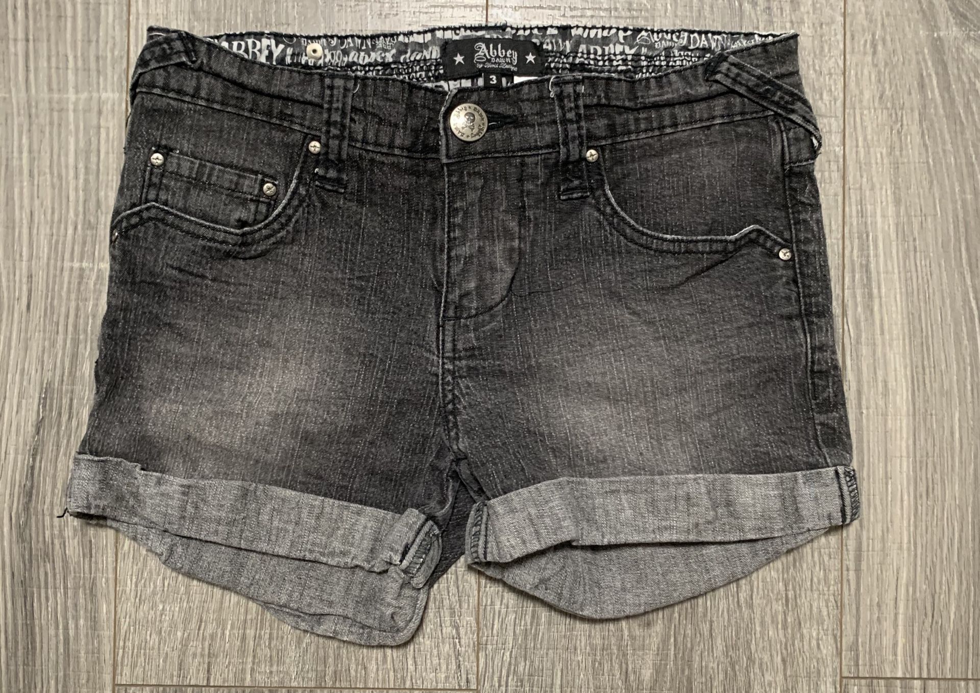 Abbey dawn sz 3 star stretchy shorts for Sale in Orland