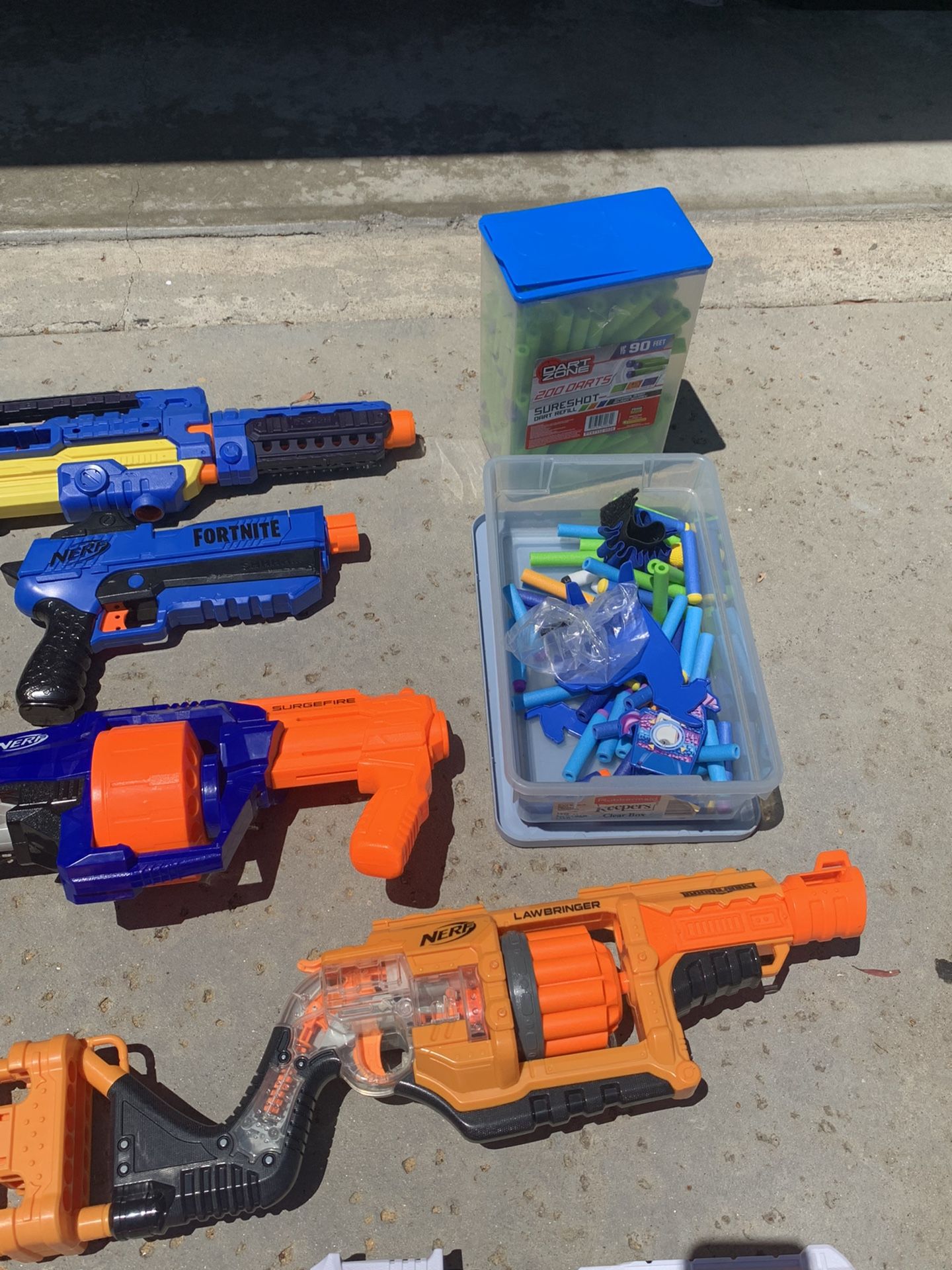 Large Nerf Gun Lot