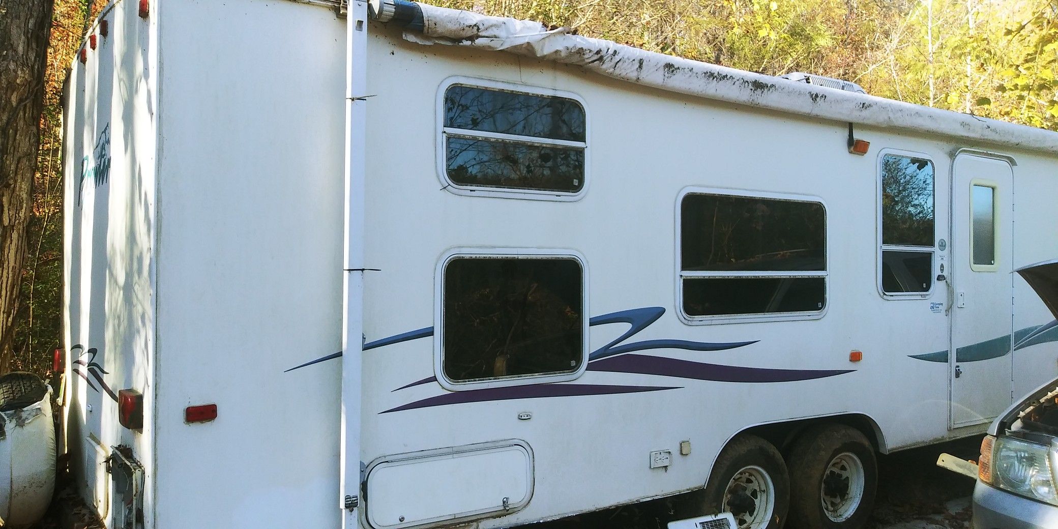 21 FT Fleetwood Prowler travel trailer