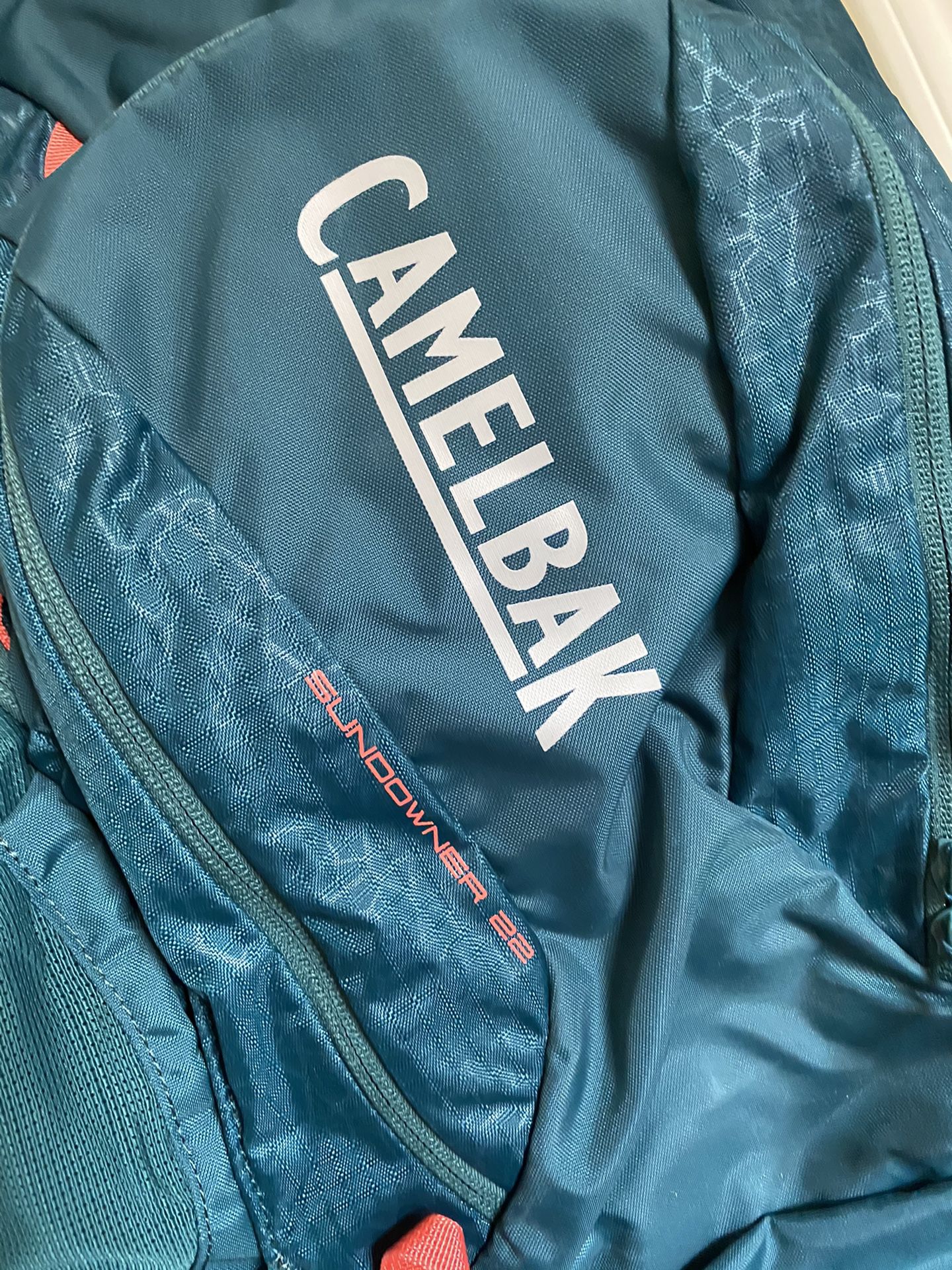 sundowner 22 backpack camelback