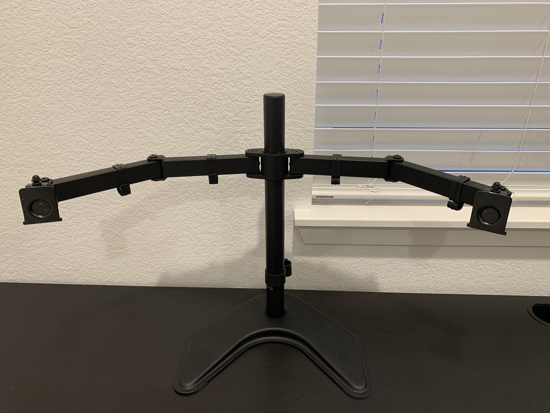 Dual Monitor Stand 27”