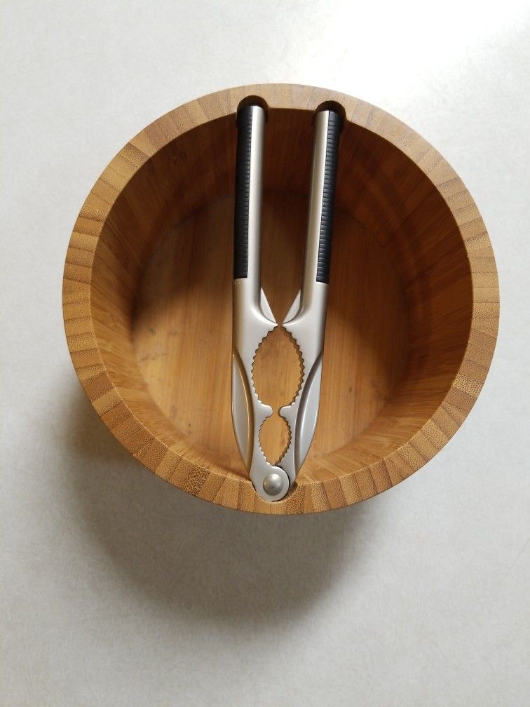 Nut Cracker