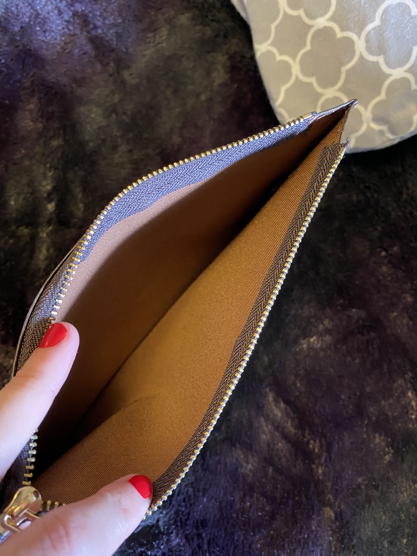 Women’s Brand New Tote Bag!