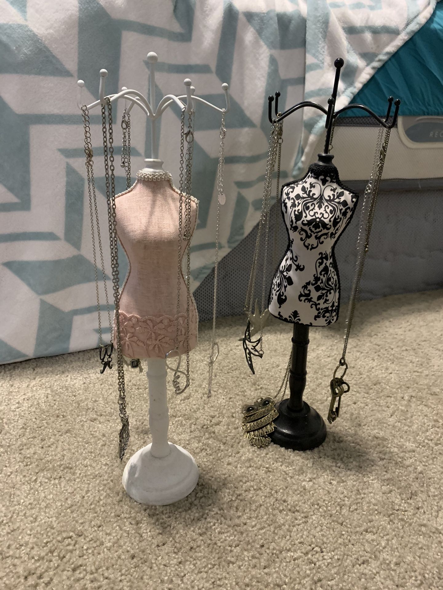Necklace holders