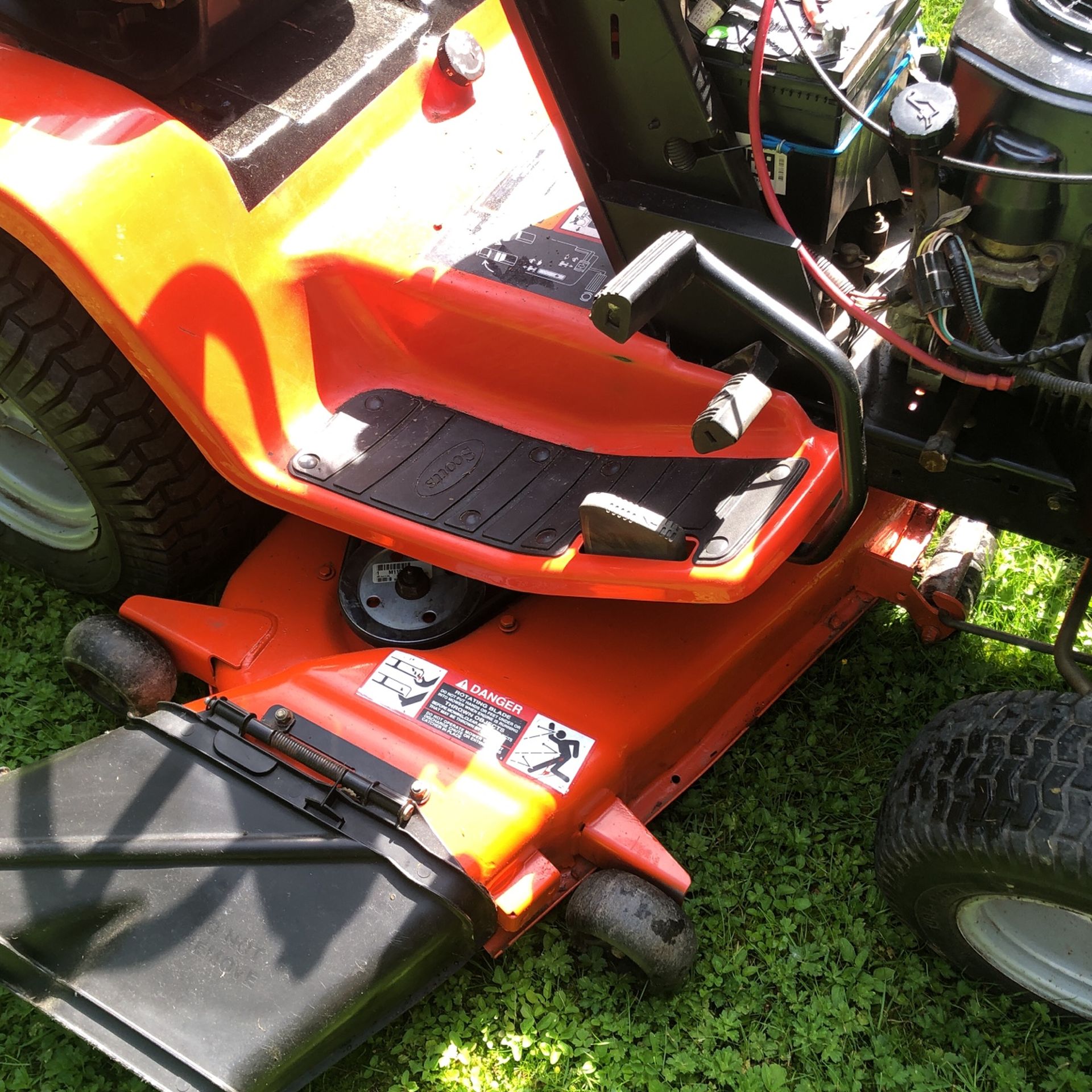 John Deere Scott’s 2348s Riding Mower With Hydrostatic