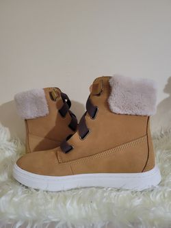 Timberland Bria Faux Fur Lined Sneaker SZ 8 Thumbnail