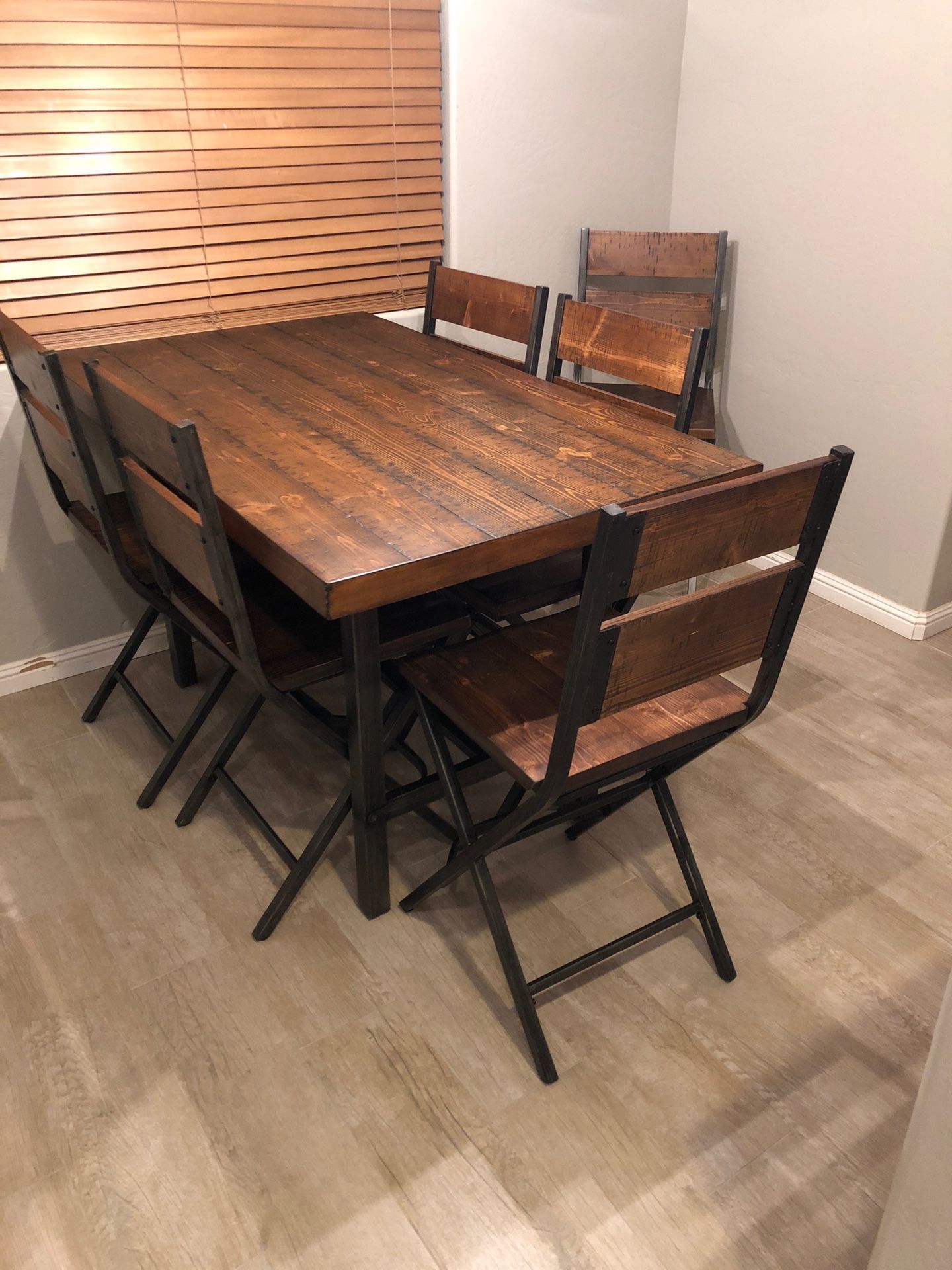 Kitchen Table And 6 Chairs