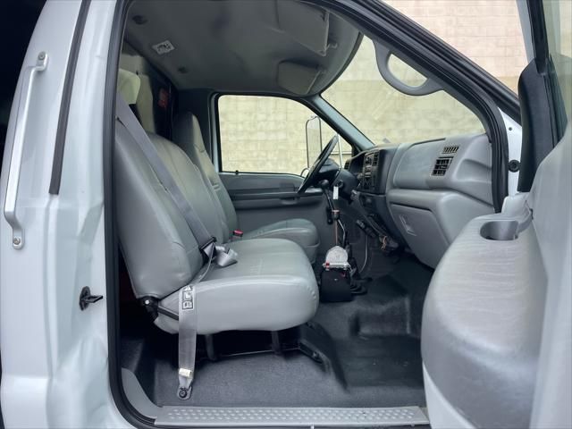 2005 Ford Super Duty F-650 Straight Frame