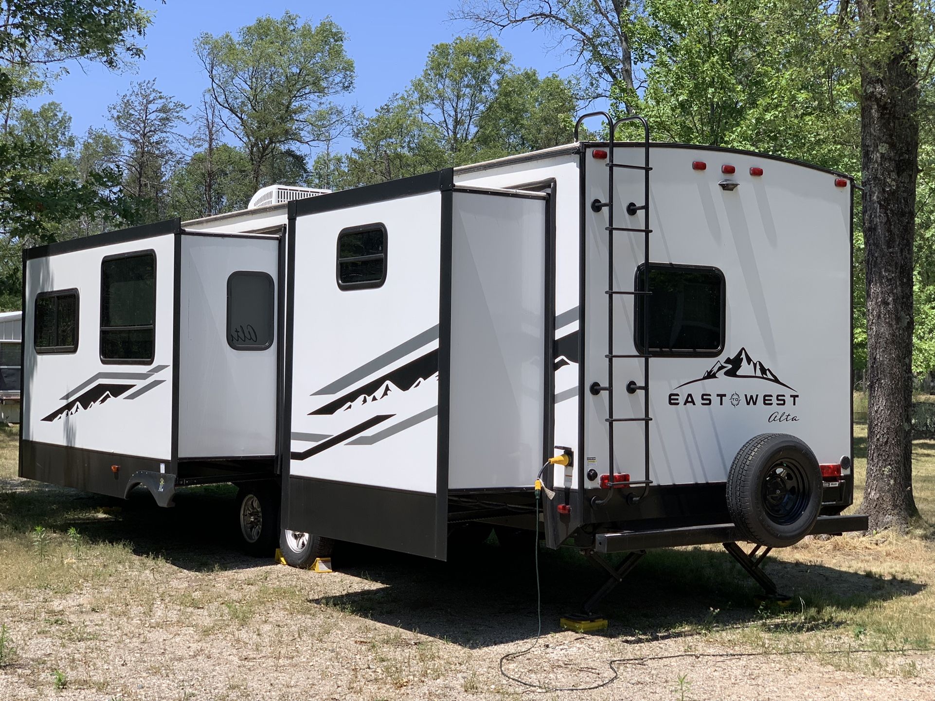 2021 Forest River East to West Alta 3150kbh