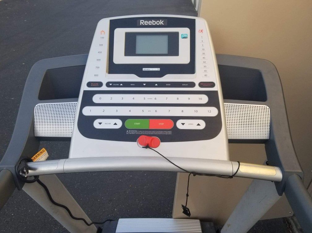 Treadmill Reebok Intermix Acoustics 2.0 for Sale in Lynnwood, WA - OfferUp