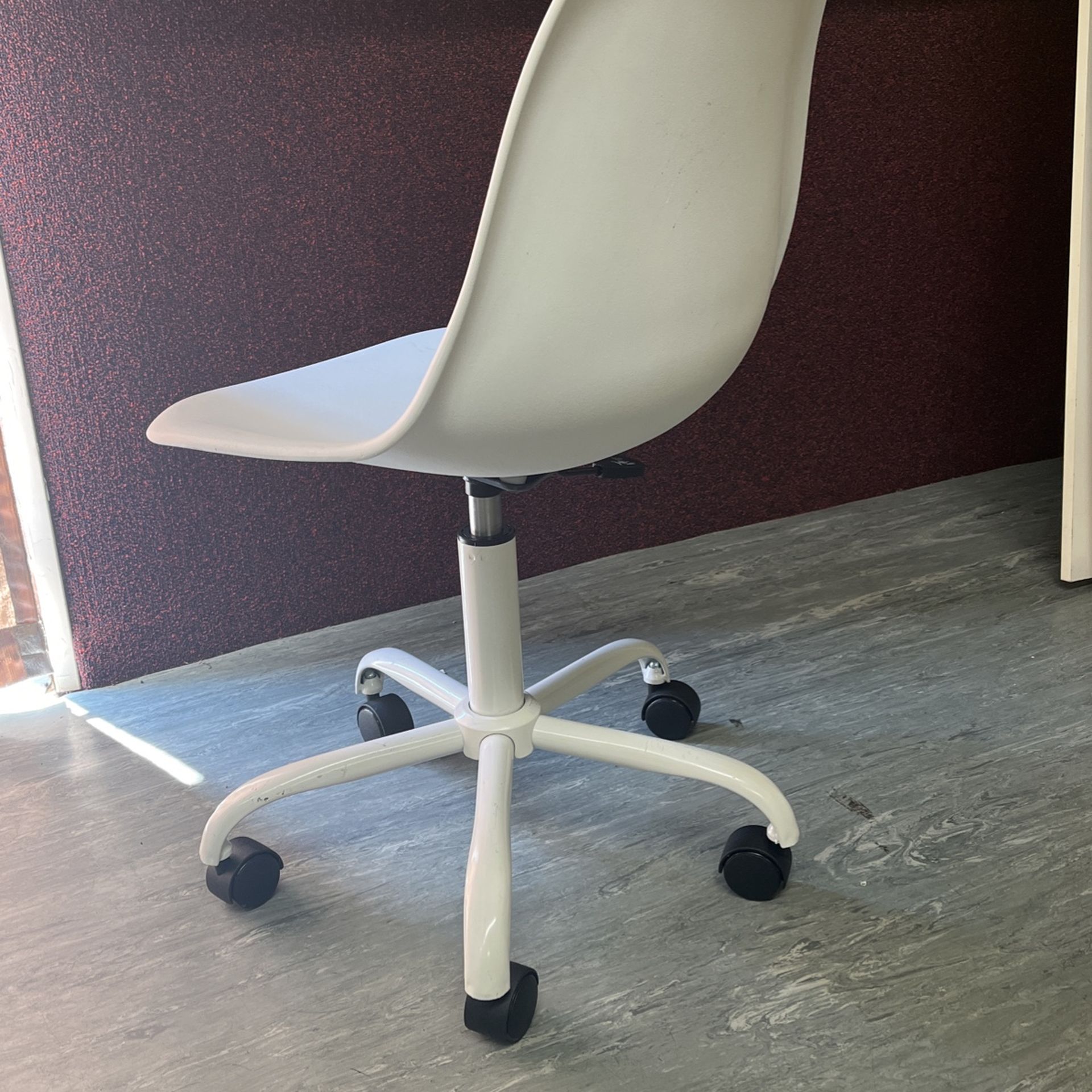 White Swivel Rolling Chairs (4 Available)